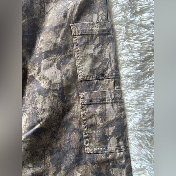 No Boundaries | Camo Wide Leg Cargo Pants - Picture 7 of 12